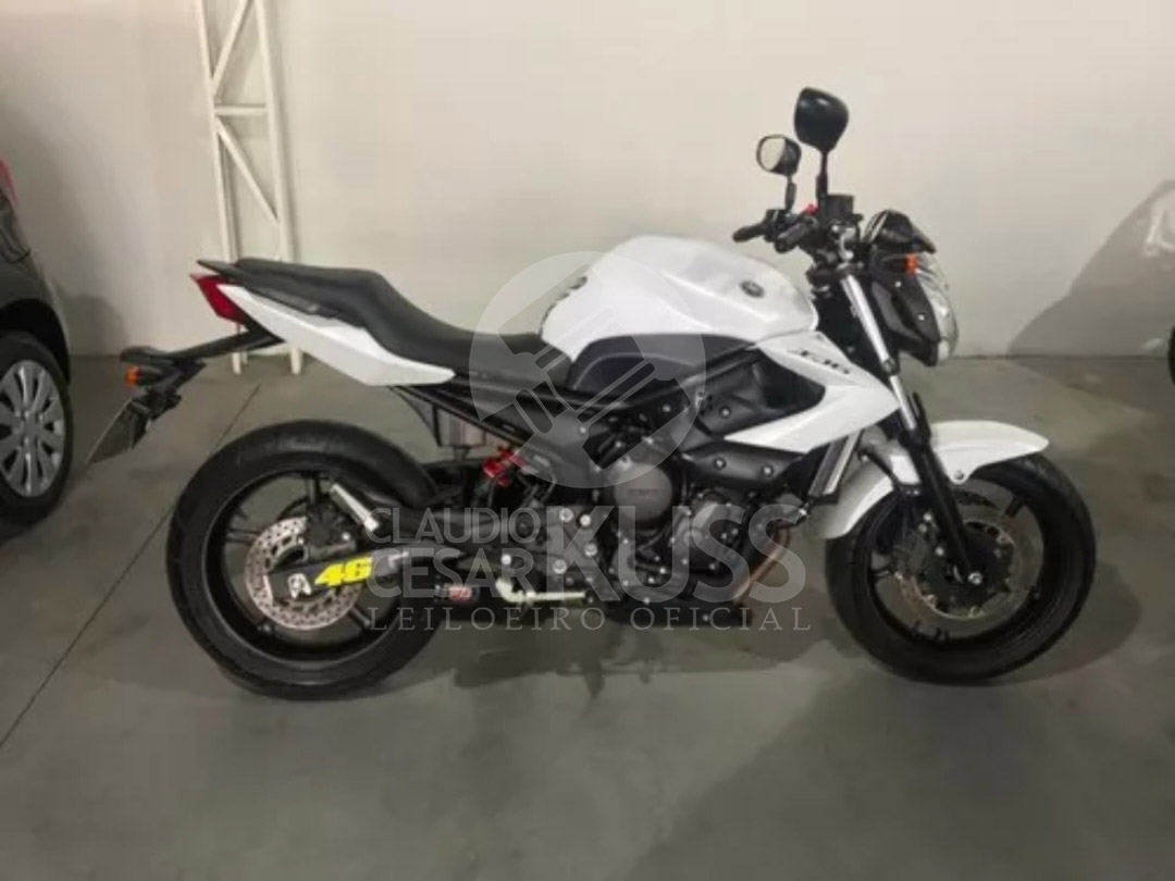 LOTE 017 - Yamaha Xj6 2012