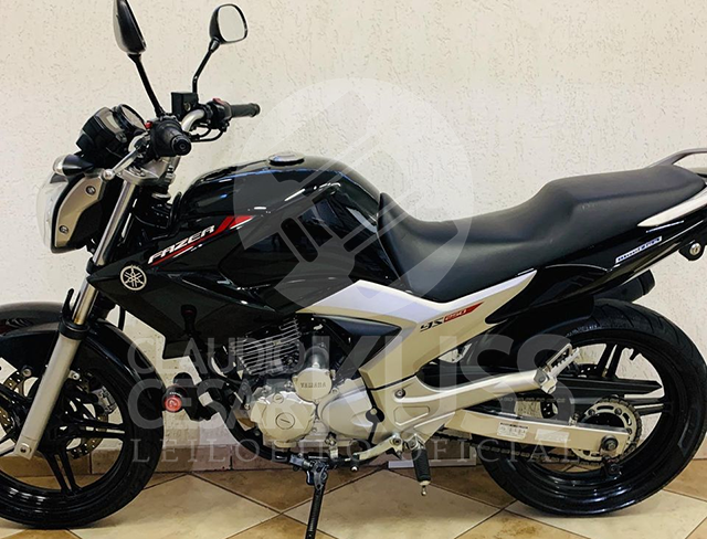 Lote 018 - Yamaha YS 250 Fazer 2013