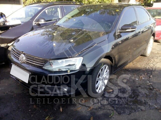 LOTE 015 - Volkswagen Jetta 2.0 Trendline 2016