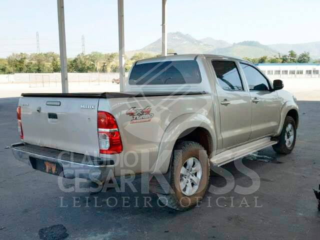 LOTE 022 - Toyota Hilux 3.0 TDI 4x4 CD SR (Aut) 2015